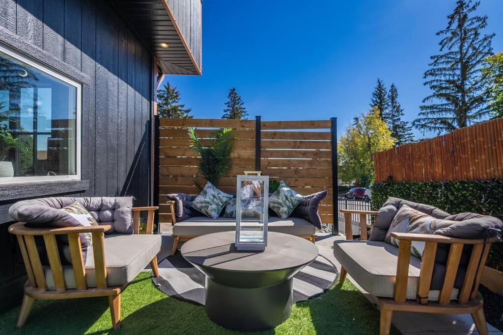 Dome House Yyc, Iconic, Luxury, Backyard Oasis *