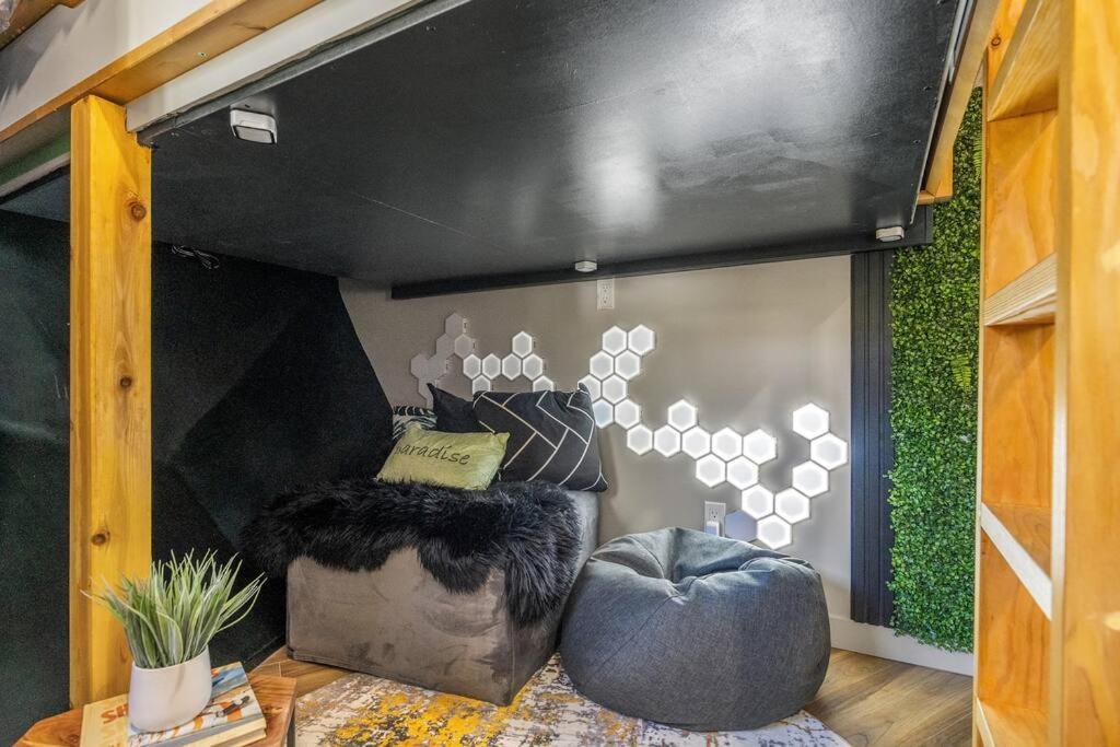 Villa Dome House Yyc, Iconic, Luxury, Backyard Oasis *