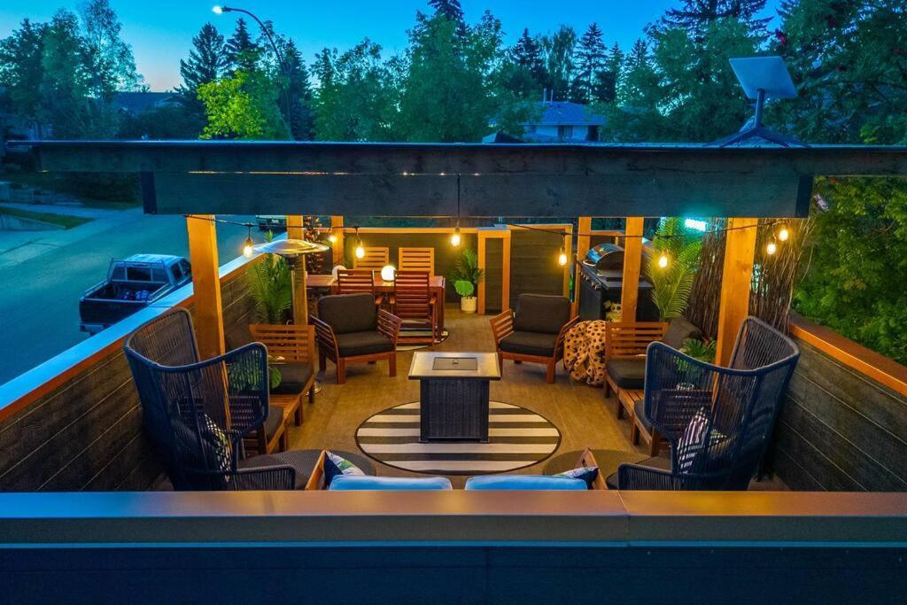 Dome House Yyc, Iconic, Luxury, Backyard Oasis *
