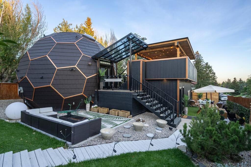 Dome House Yyc, Iconic, Luxury, Backyard Oasis Villa